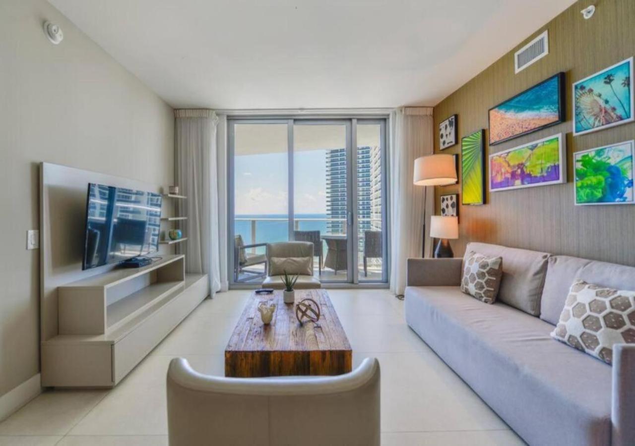 Beachfront Condo With Mesmerizing Views Hollywood Eksteriør billede