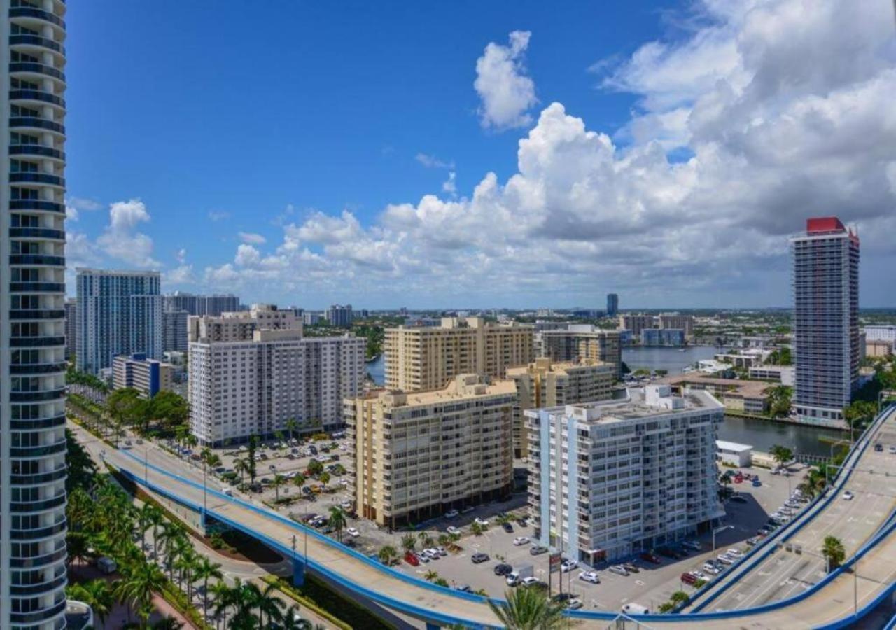 Beachfront Condo With Mesmerizing Views Hollywood Eksteriør billede