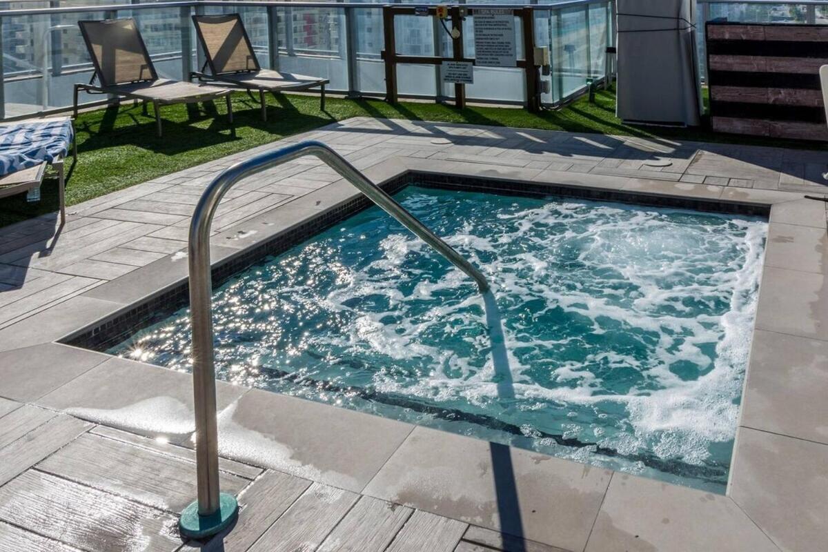 Beachfront Condo With Mesmerizing Views Hollywood Eksteriør billede