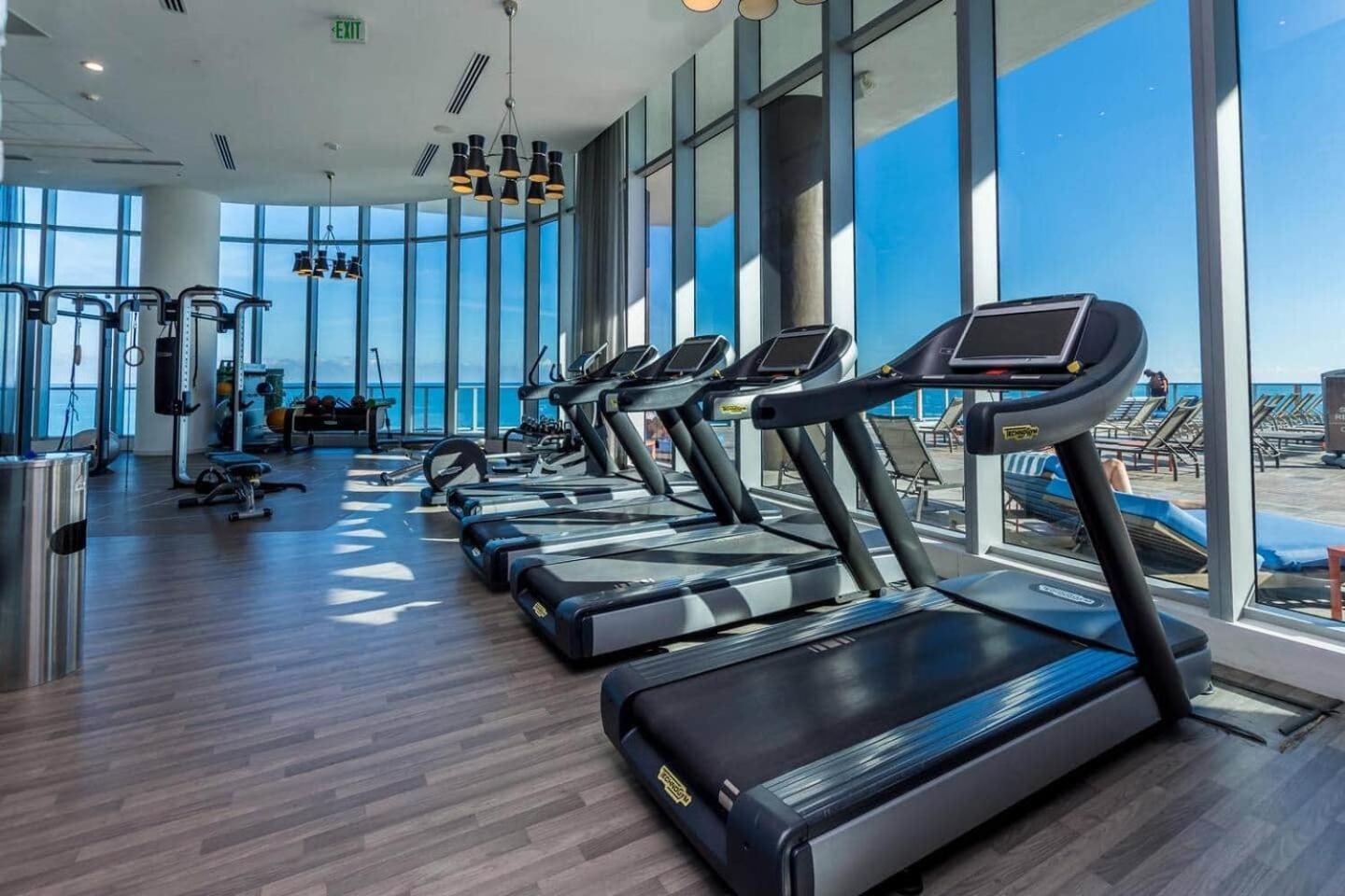 Beachfront Condo With Mesmerizing Views Hollywood Eksteriør billede