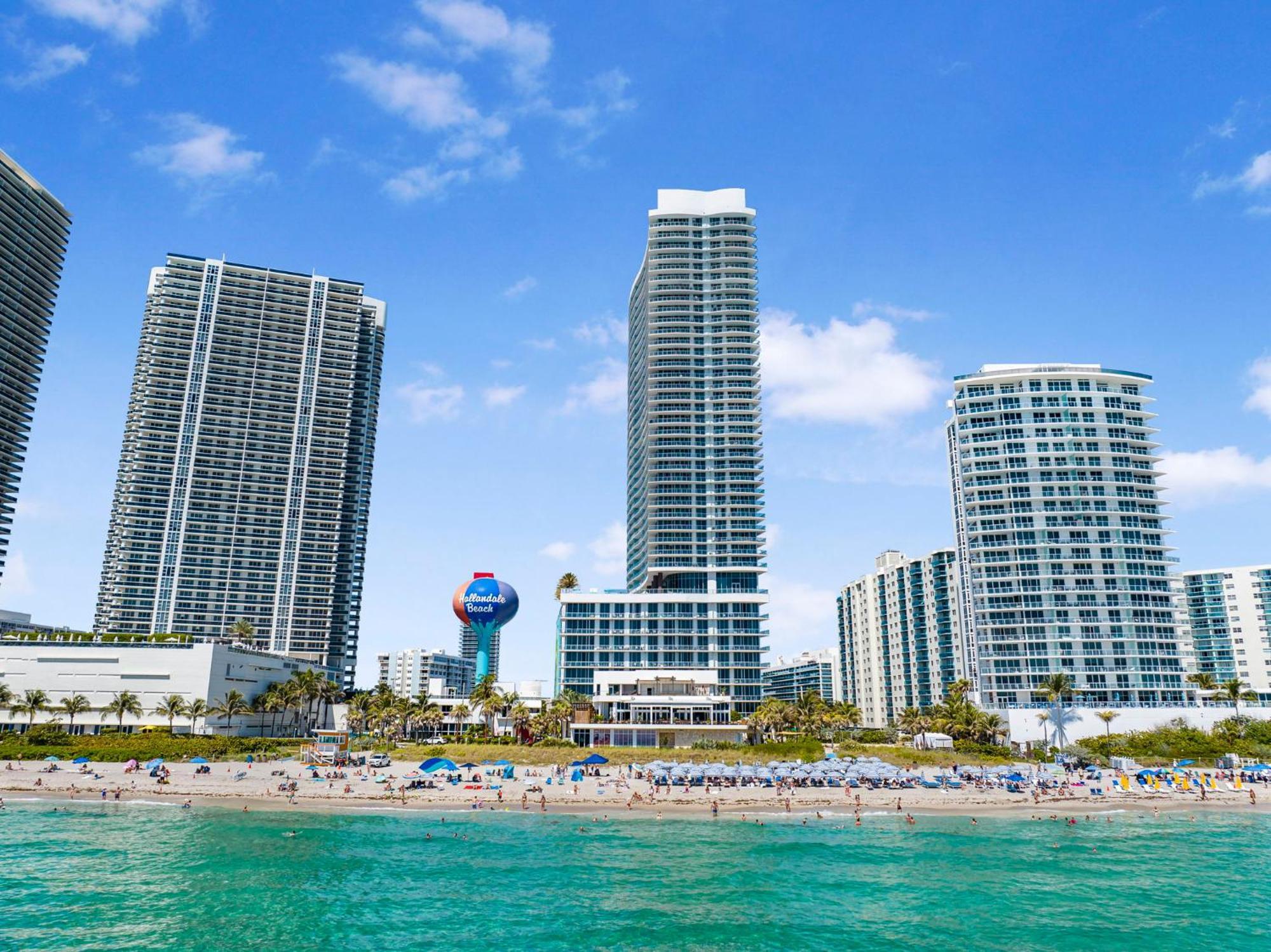 Beachfront Condo With Mesmerizing Views Hollywood Eksteriør billede